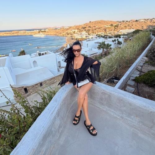 Nikki — Santorini şehrinde eskort