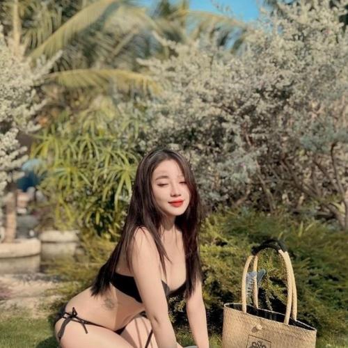 Emmy — escort in Singapore