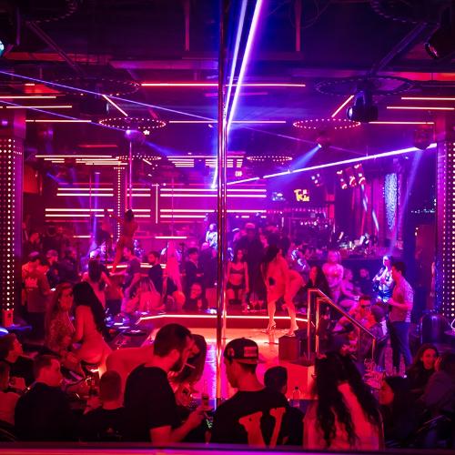 Scarlett's Cabaret — erotický podnik v Hollywood