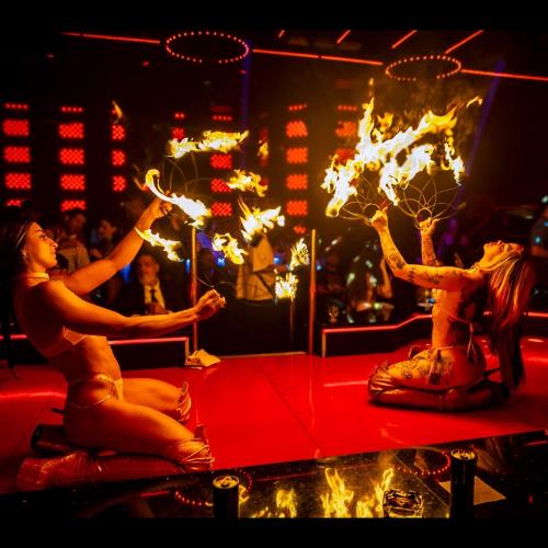 Scarlett's Cabaret — erotický podnik v Hollywood