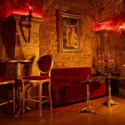 Taken Club — مكان إيروتيكي في باريس