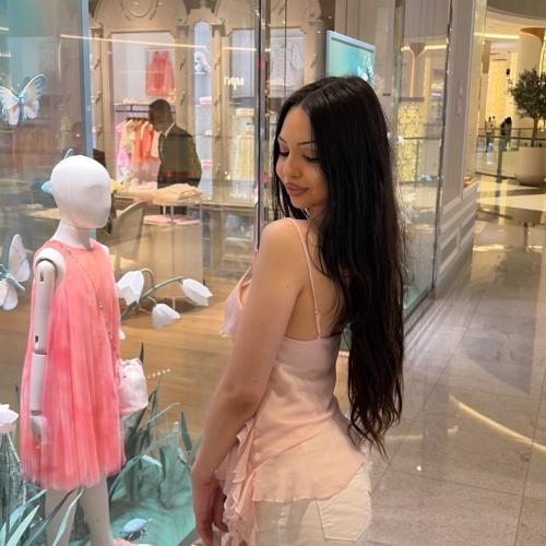 Bella — escort in Boekarest