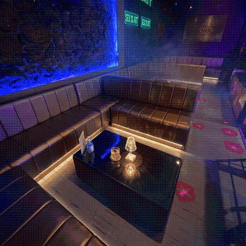 2+2 Club — erotic venue in Piraeus