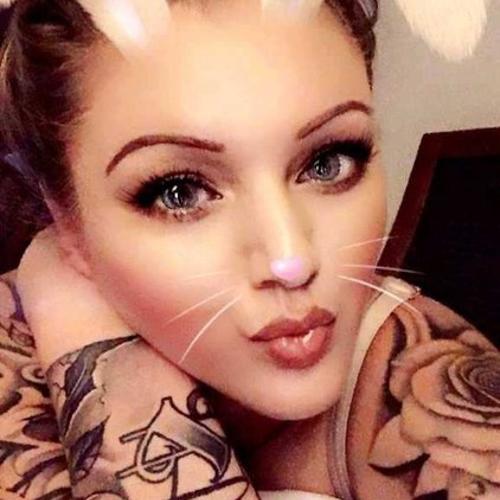 Courtney Caliente — eskort v Oakland / East Bay