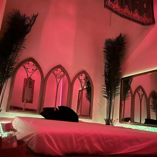 Shira Lounge Tantric — 이비사 성인 업소