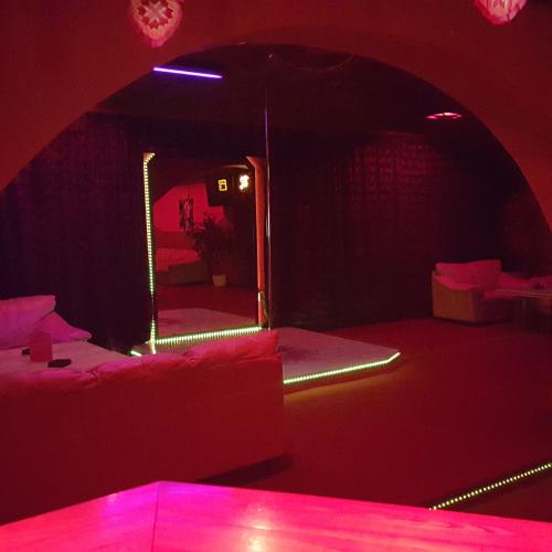 Paradiso Club — Lučenec şehrinde erotik mekan
