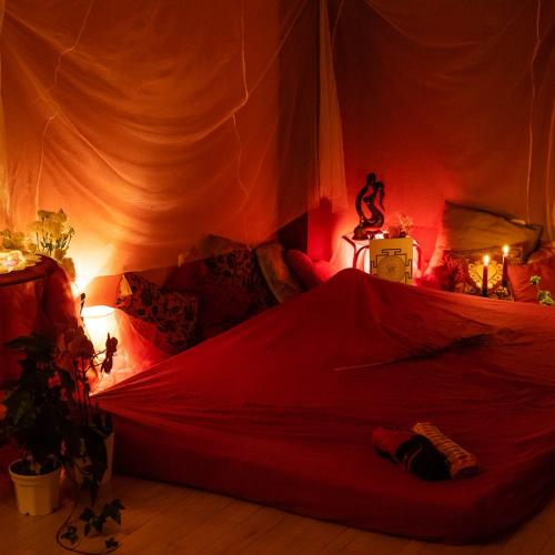 Intimtér — erotic venue in Budapest