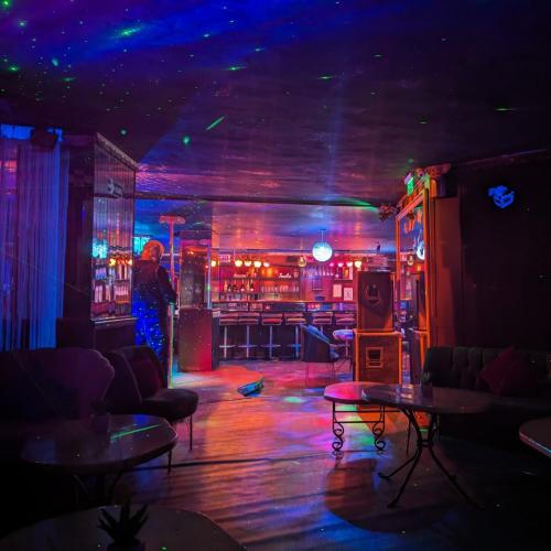 Midnight Club — erotický podnik v Bukurešť