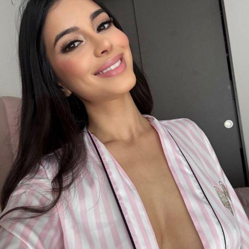 Nicole Jane — συνοδός στην πόλη Σόφια