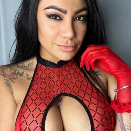 Karol — escort en Lyon