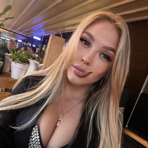 Dolly — Escort in Tokio