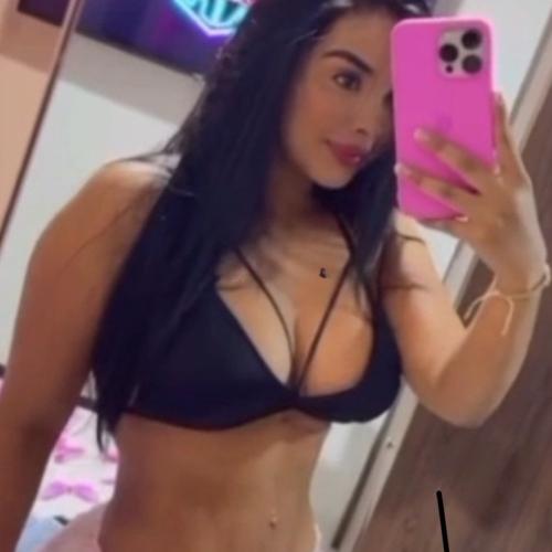 Daniella Colombiana — Palanga 에스코트