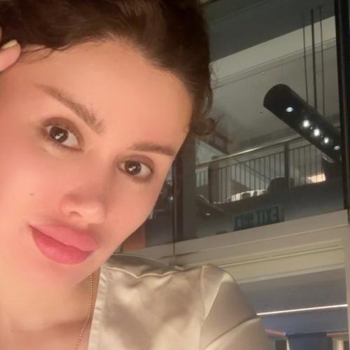 Alina — escortă în Hong Kong