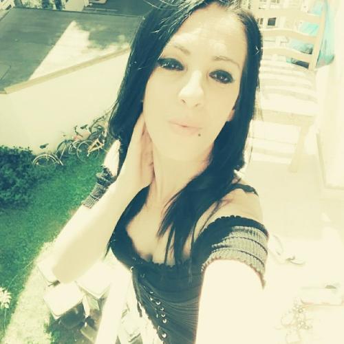 Angie — escort à Francfort
