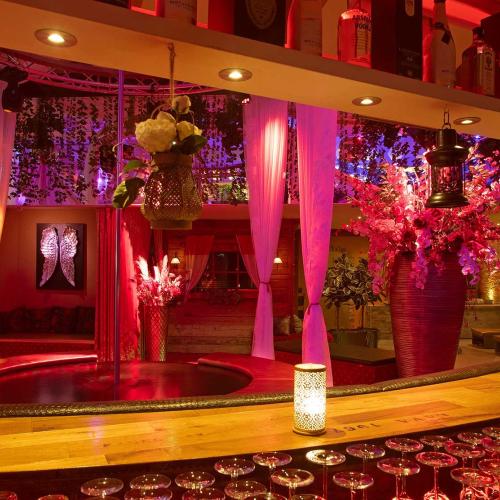 Club Palladium — erotic venue in Au