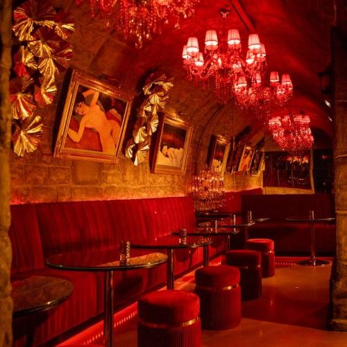 Taken Club — مكان إيروتيكي في باريس