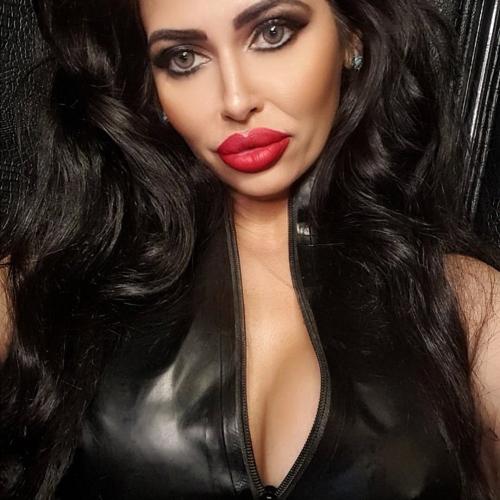Mistress Antonella — συνοδός στην πόλη Βουκουρέστι