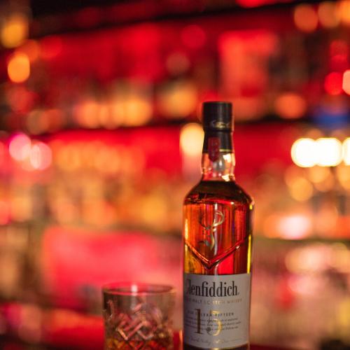 New Orleans Gentlemen's Club — Erotik-Location in Warschau