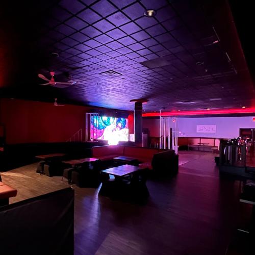 Club M4 — locale erotico a Mississauga