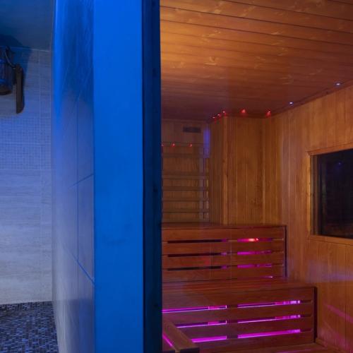 Hollywood Club Privé — 토리노 성인 업소