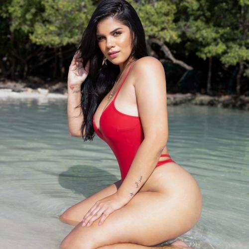 Loren Evans — eskorte i Tulum