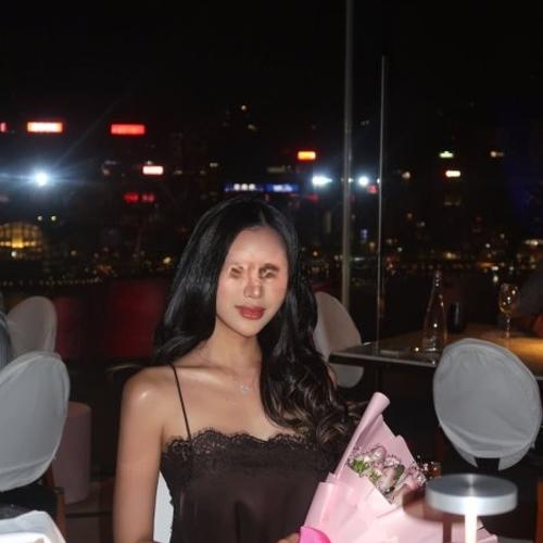 Ms Mau — مرافقة في شنغهاي