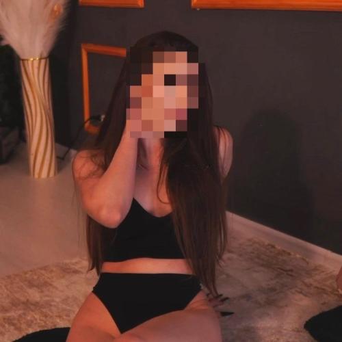 Yasmin — συνοδός στην πόλη Βουκουρέστι