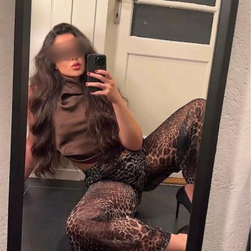 Ainhoa — eskort v Zug