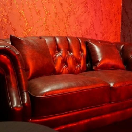 Diamonds & Strings — Erotik-Location in Watford