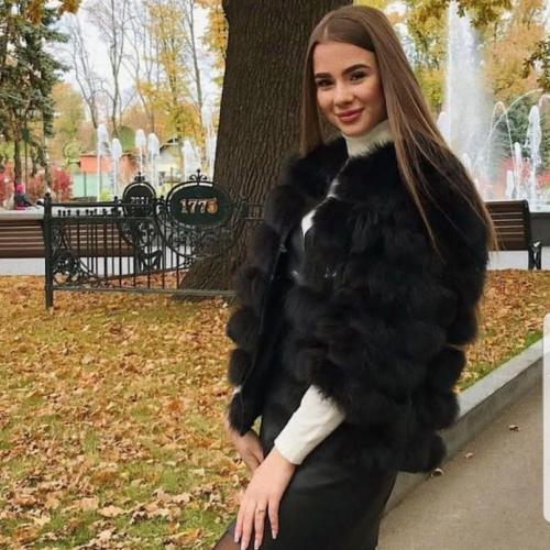 Alina — eskorte i Kyiv