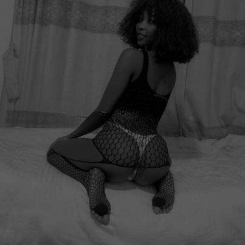 Peacee — escortă în Shanghai