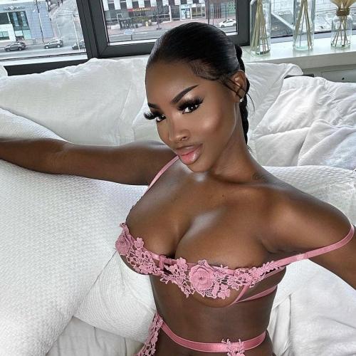 Karina Millions — 코펜하겐 에스코트