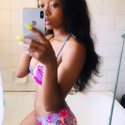 Queeness — escort in Kuwait City