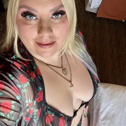 Chloe Lovexx — eskort v Ontario