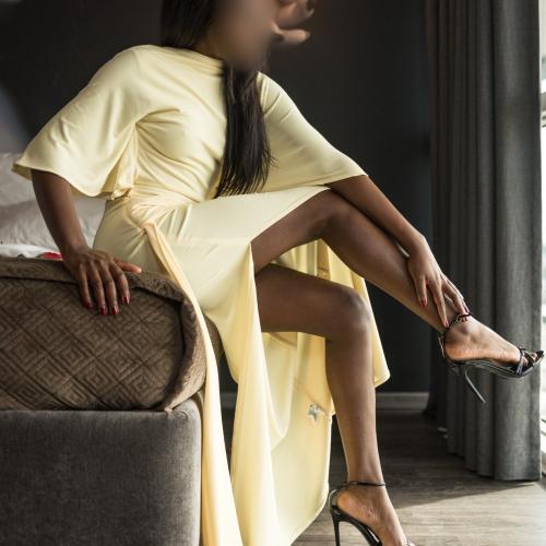Melissa Black — Viana do Casteloのエスコート