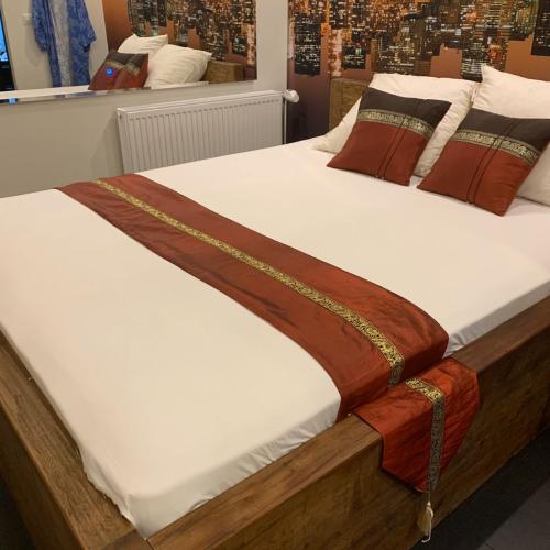 Katy Thai Massage — erotický podnik v Haag, foto 11