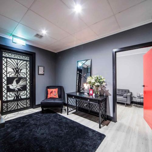 Red Door Canberra — 캔버라 성인 업소