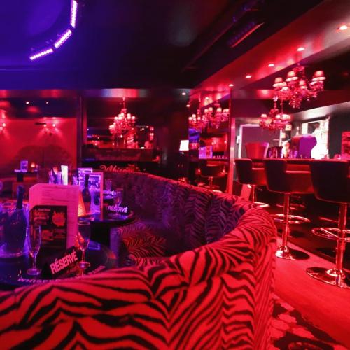 Whisper Club — 파리 성인 업소