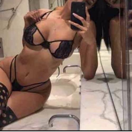 Bombshell Victoria — eskorte i Tempe