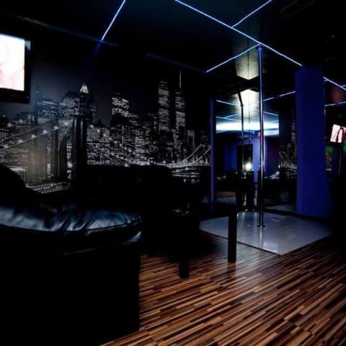 Night Club Oáza — Námestovo şehrinde erotik mekan