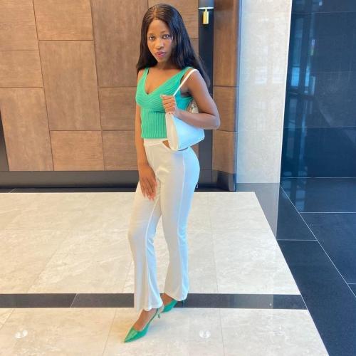 Debbie — escortă în Shanghai