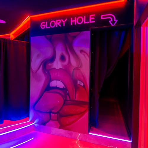 Pub Kamelot Swingers — erotický podnik v meste Torremolinos