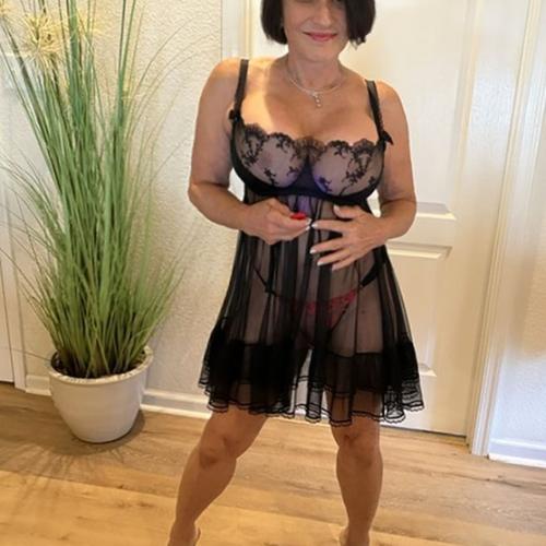 Jillian Foxxx — συνοδός στην πόλη Τσέσαπικ