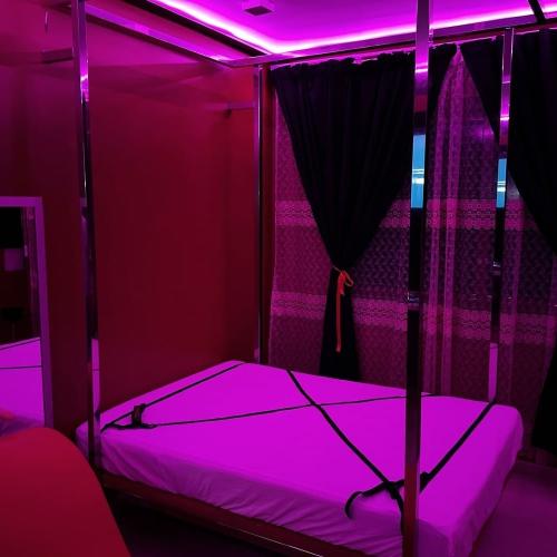 Le Paradise — erotic venue in La Jonquera