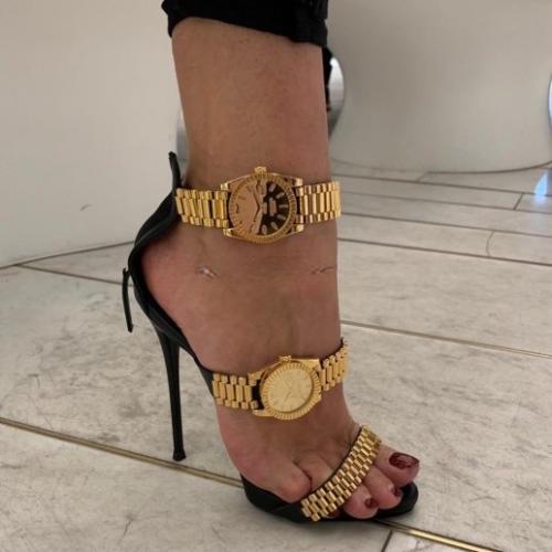 Margo — مرافقة في ميكونوس