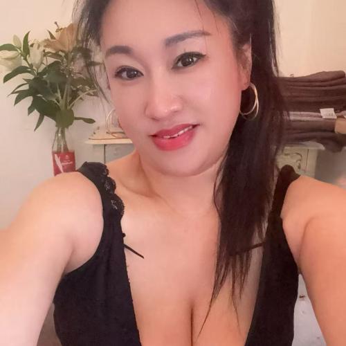 Qiqi — escort in Hradec Králové