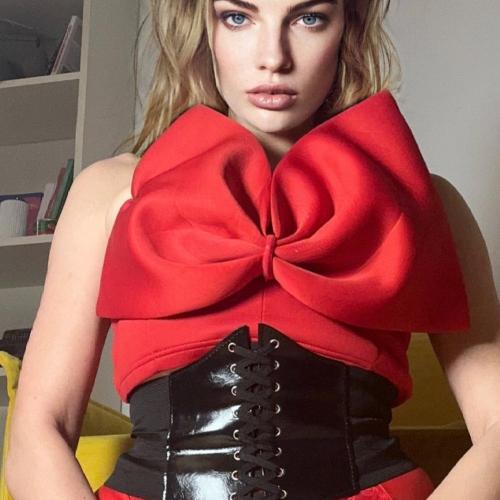 Dakota — escort in Parijs