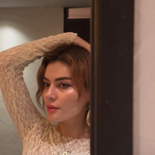 Hira — مرافقة في شنغهاي