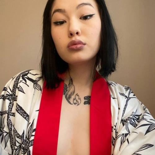 Luna — escort en Shanghái