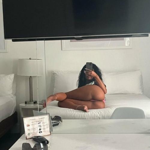 Naughty Model U — escort à Arlington